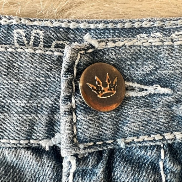 M. GORDON Jeans W34xL30 Distressed Holes Light Wash Stretch White Stitching - Picture 11 of 14